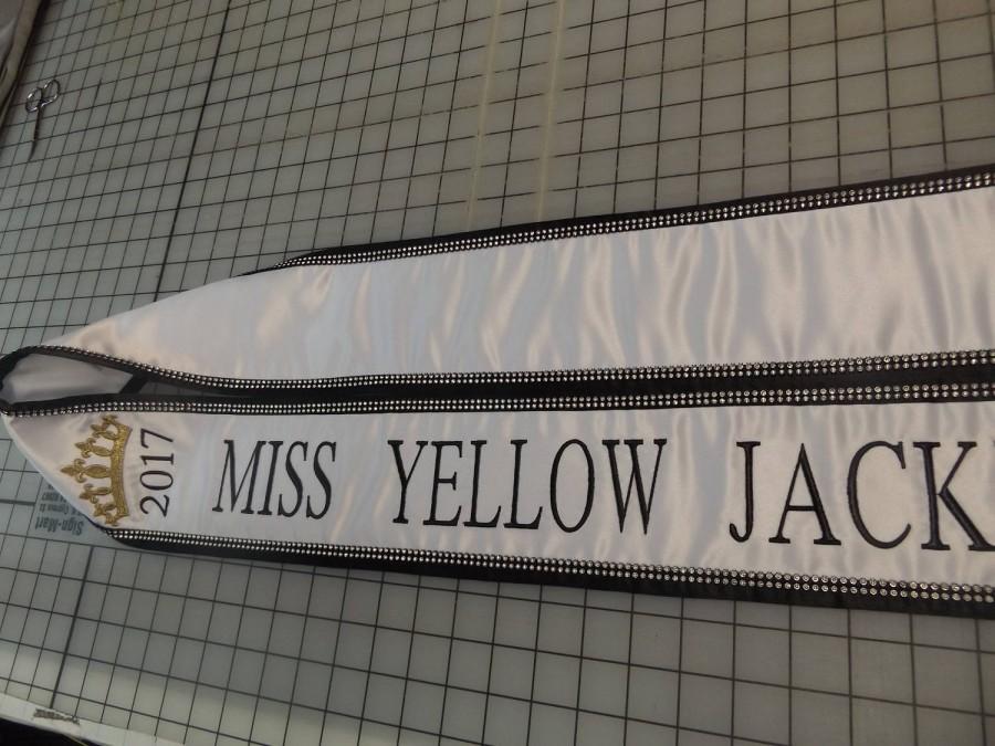 Mariage - Pageant sashes / White satin / Black trim/ Black thread/Black Bling Front and Back / Design your sashes your way