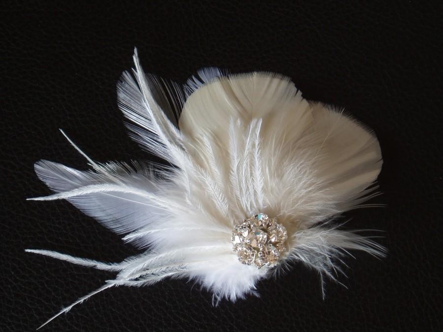 Hochzeit - Feather Fascinator Wedding Accessories Ivory White Bridal Bridesmaid Special Occasion Hair Piece hairpiece