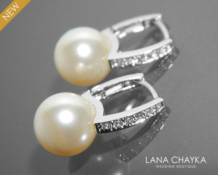 Mariage - Bridal Pearl Earrings Pearl CZ Leverback Wedding Earrings Swarovski 10mm Ivory Pearl Silver Earrings Bridal Pearl Earring Bridesmaid Jewelry - $27.50 USD