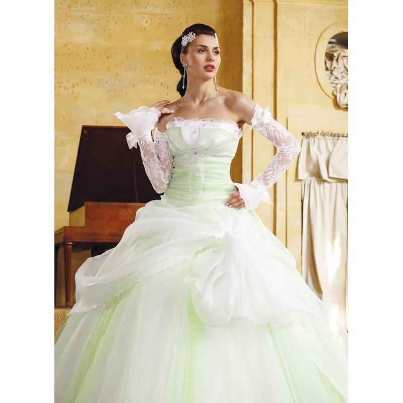 Wedding - Eli Shay, Domino blanc et anis - Superbes robes de mariée pas cher 