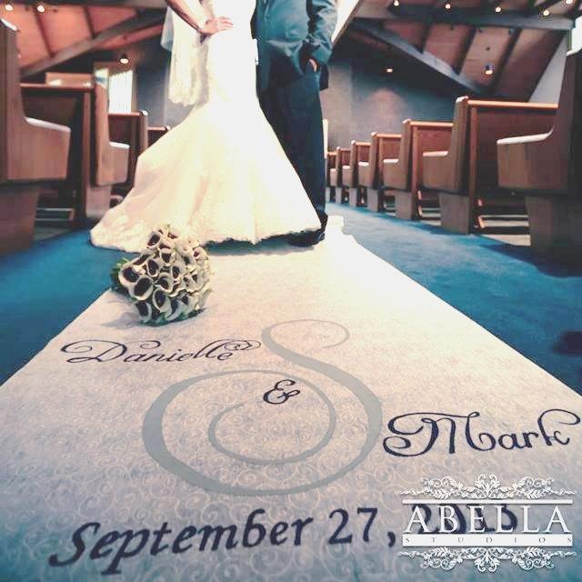 Mariage - Wedding Aisle Runner - NEW - Personalized Hand-Painted Monogram with Free Glitter Overlay