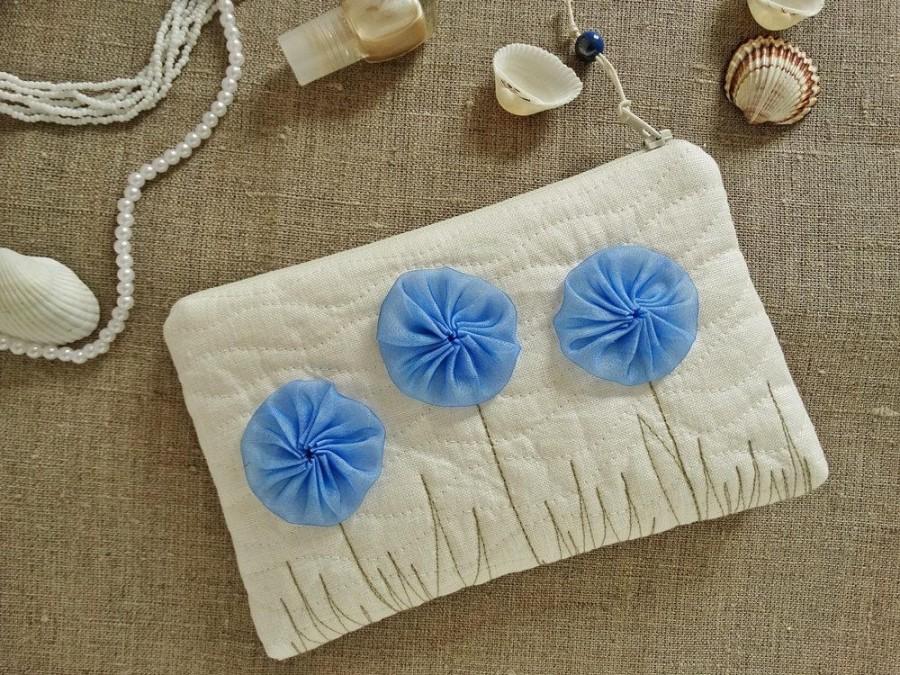زفاف - Be my Flower Girl Gift Idea, Flower Girl Wedding Gift Bag, Ivory Clutch with Blue Flowers, Best Day Ever Girl Gift Purse