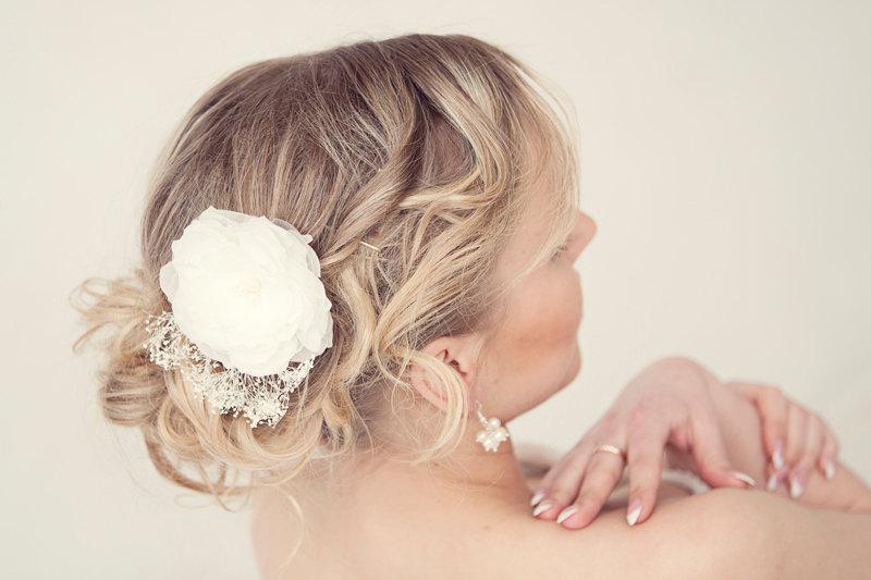 Wedding - Bridal hair flower, Silk flower clip, Flower hair clip, wedding hair clip, babys breath wedding, Flower headpiece, Ivory hair flower