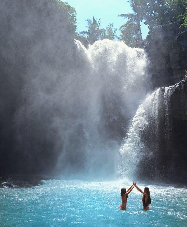 Mariage - @imachicnation On Instagram: “Chasing Waterfalls W/ @vanessalety”