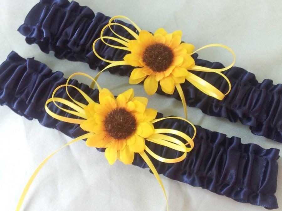 Свадьба - Sunflower Bridal Garter Set Navy Blue Wedding Garter