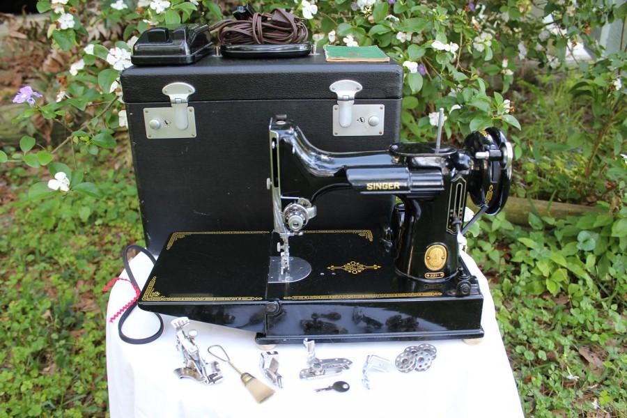 زفاف - Vintage Singer Featherweight 221 Sewing Machine, Fully Serviced, Sews Beautifully, Accessories & Case, Serial No AL558855 Made 1953 N.Jersey