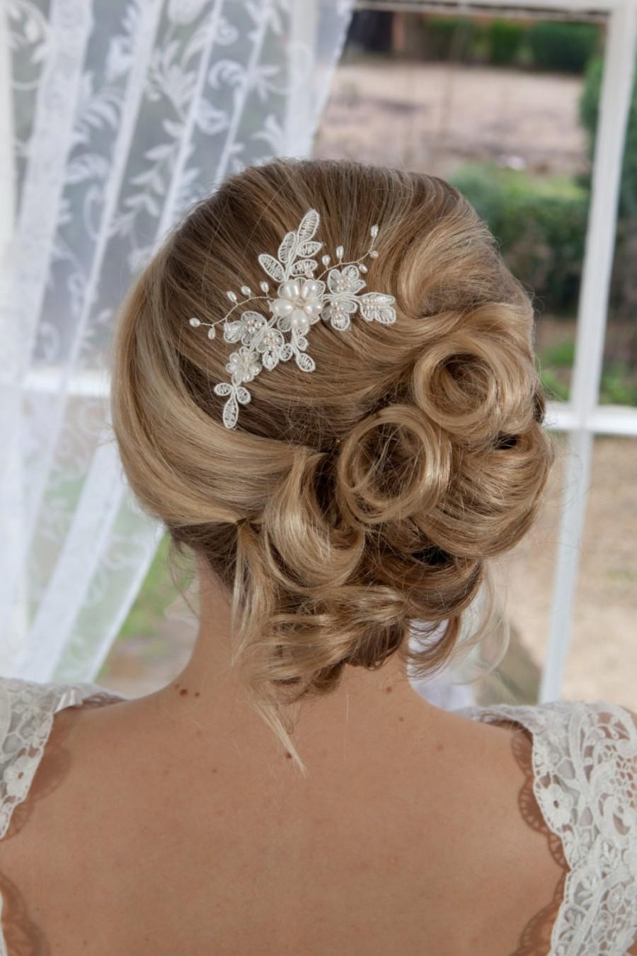 Hochzeit - Lace and Freshwater pearl hair pin