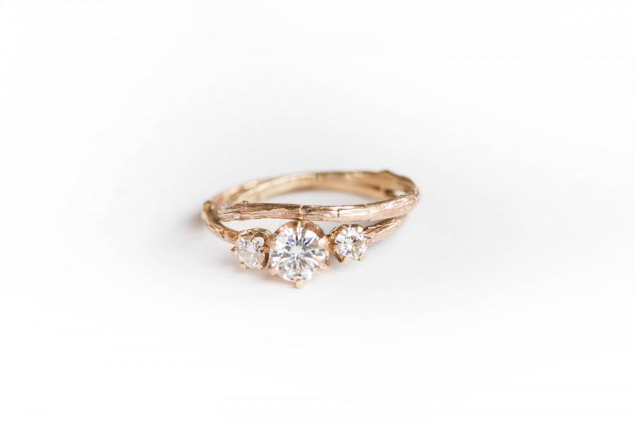 زفاف - Moissanite and gold twig engagement ring, twig nature moissanite ring, three stone ring, 14k gold engagement ring