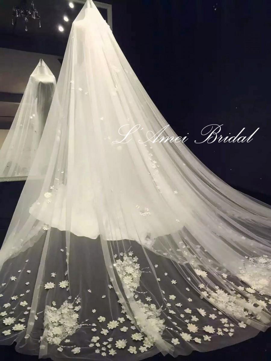 زفاف - Gorgeous Handmade Flowers and French Lace Cathedral Mantilla Bridal Wedding Veil .