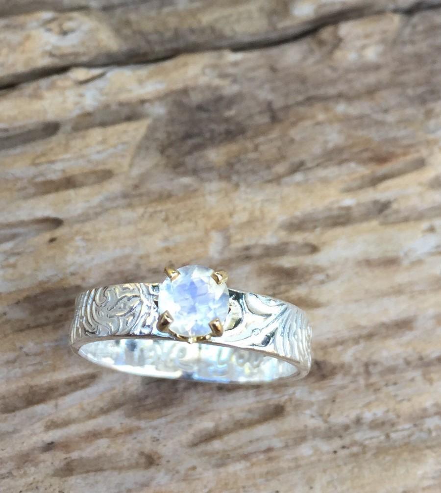 Mariage - moonstone engagement ring with engraved band . alternative engagement ring . prong set moonstone ring . ready to ship size 6