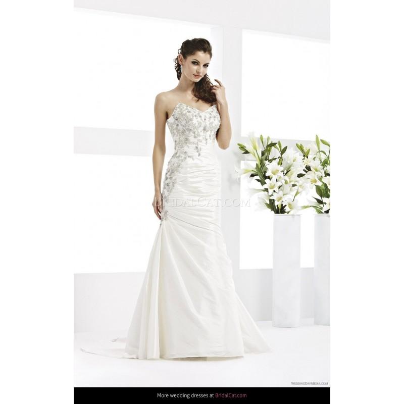 Hochzeit - Veromia 2012 VR 61060 - Fantastische Brautkleider