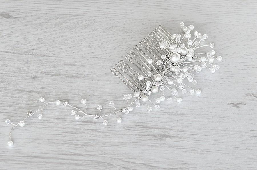 Hochzeit - Wedding white pearls Hair vine, vintage weddings hair accessory, Gold Vine hair piece, Bridal Hair Comb, Vintage wedding, Large Pearl Comb
