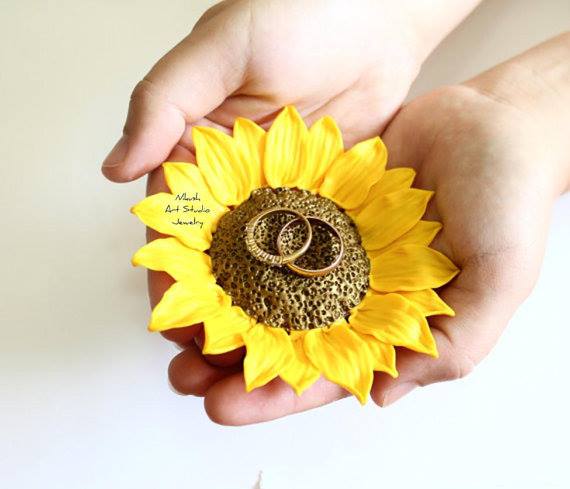 Свадьба - Bridal Sunflower Ring Dish by Nikush Jewelry ...
