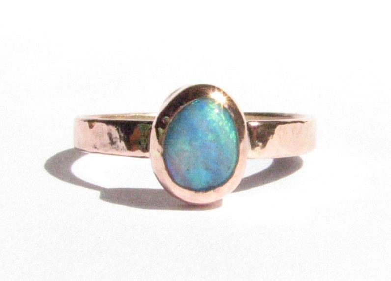زفاف - Natural Rough Australian Opal & Solid Rose Rose Gold Ring -Stackable Ring -Opal Engagement Ring- Wedding Ring- Solitaire Ring-Rose Gold Ring