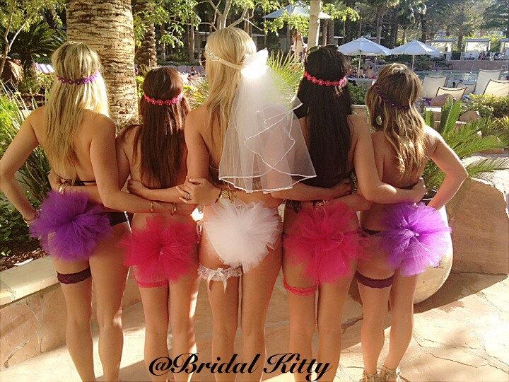 Свадьба - Bachelorette Party Veil Crystal Daisy Flower Headband Bikini Veil ...
