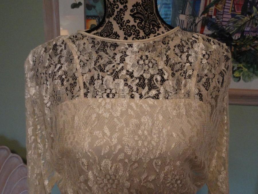 Свадьба - Vintage Wedding Dress Lace with Satin Ruching for Beach/Park/Garden Wedding