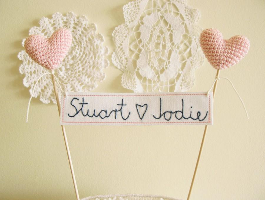Свадьба - Personalized Custom Wedding Cake Topper, Pink Crochet Hearts, Name Banner