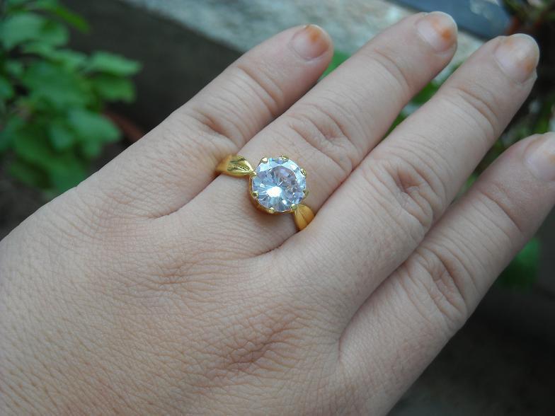 Wedding - 18k gold wedding ring -  White topaz ring -Solitaire ring - Engagement ring - Wedding ring - Prong ring - Gift for her