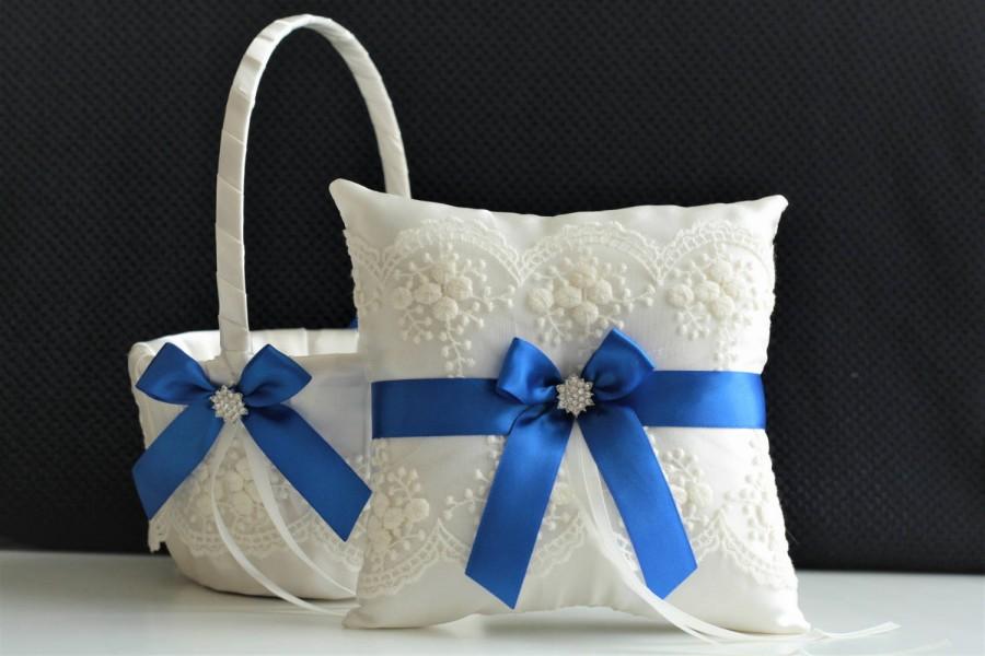 Свадьба - Royal Blue Wedding Basket / Royal Ring Bearer / Blue Flower Girl Basket Pillow Set / Blue Wedding Pillow / Lace Wedding Basket / Lace Pillow - $28.00 USD