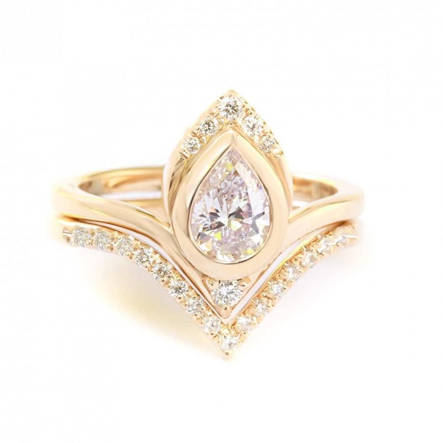 زفاف - Atyasha Engagement Ring with V Matching Diamond Wedding Band, Pear shaped 0.5ct Diamond Ring , Gold Anniversary Ring, Gift for Her Jewelry