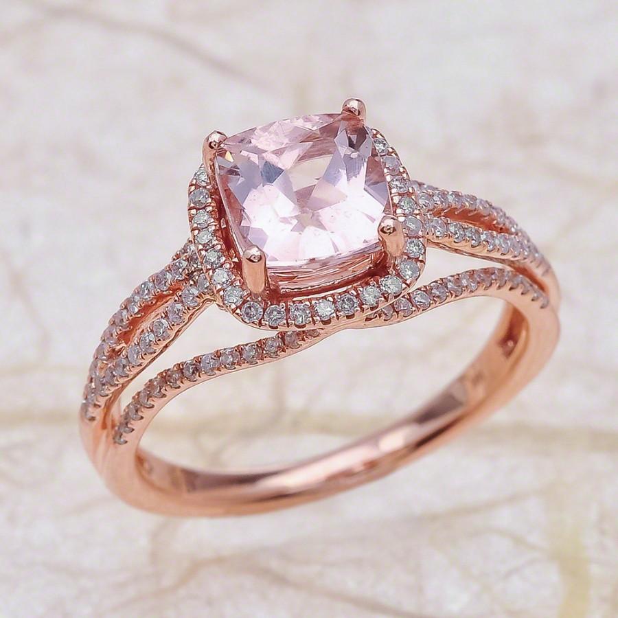 Mariage - 14K Solid Rose Gold Engagement Ring Center Is A 8x8 Cushion