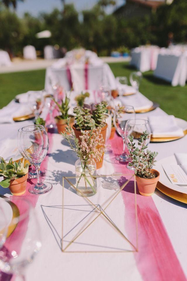 Hochzeit - Warm And Sunny Do It Yourself Wedding At Colony 29 In Palm Springs