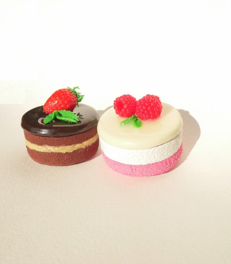 Wedding - Proposal ring box chocolate cake polymer clay fake food berry jewelry Wood ring box unusual box bridesmaid box gift for her Ring Holder