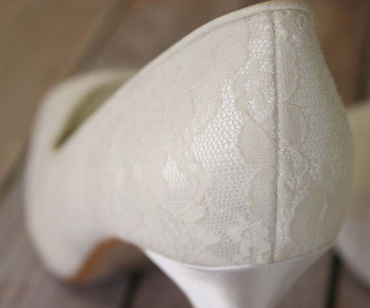 Mariage - Ivory Lace Wedding Shoes