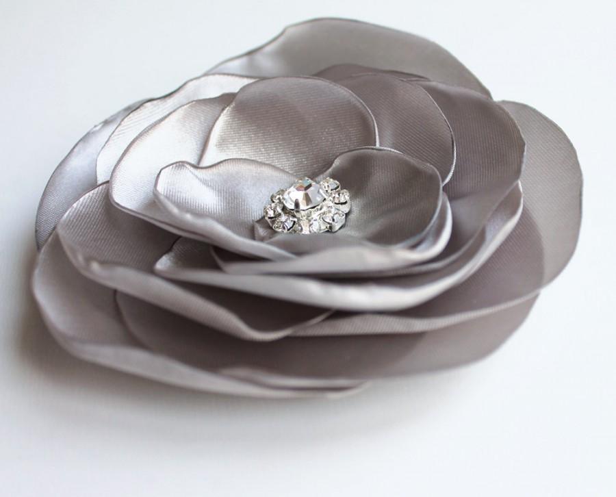زفاف - grey flower hair pin, bridal accessory, brides flowers, rhinestone bead