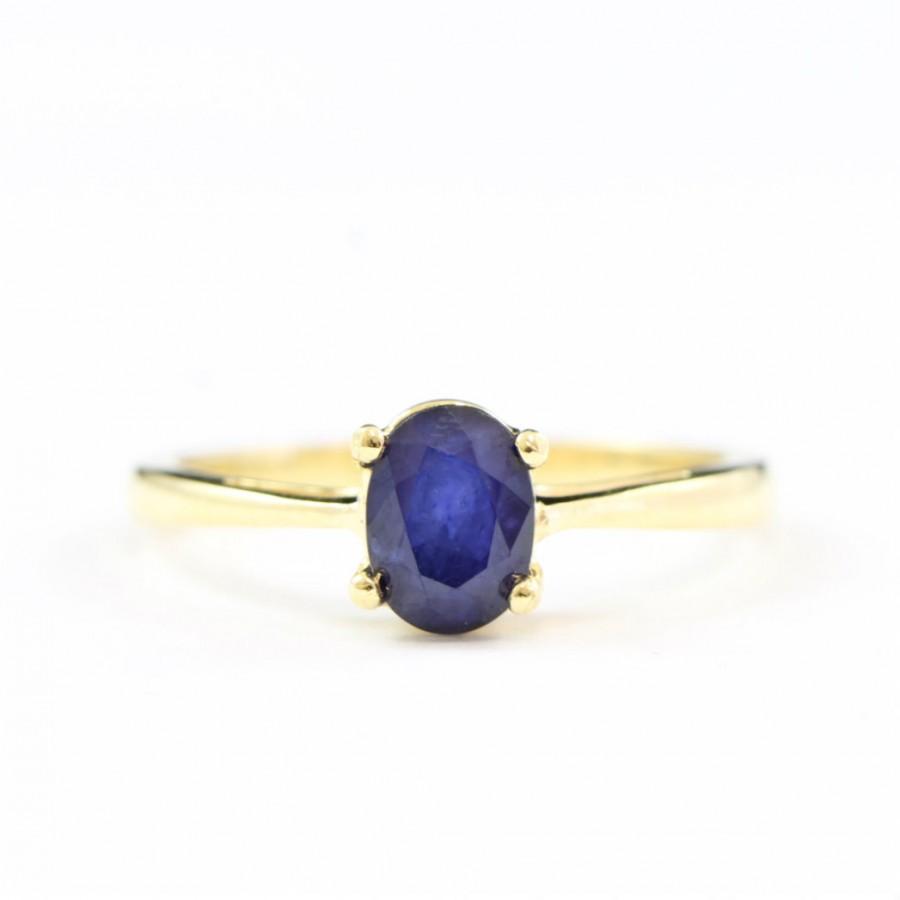 Wedding - Handmade sapphire solitaire ring in 18 carat yellow gold for her