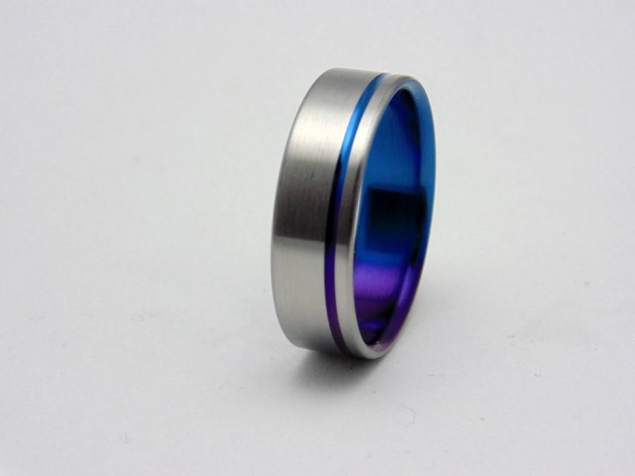 زفاف - Titanium wedding band with purple and blue pinstripe,  Handmade wedding band, Any Occasion Ring