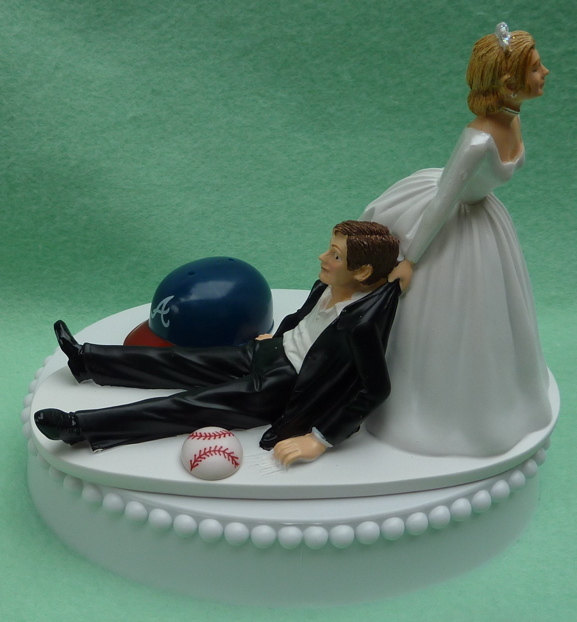 Свадьба - Wedding Cake Topper Atlanta Braves Baseball Sports Themed Groom w/ Bridal Garter Sporty Bride Groom Fans Humorous Drags Pulls Funny Original