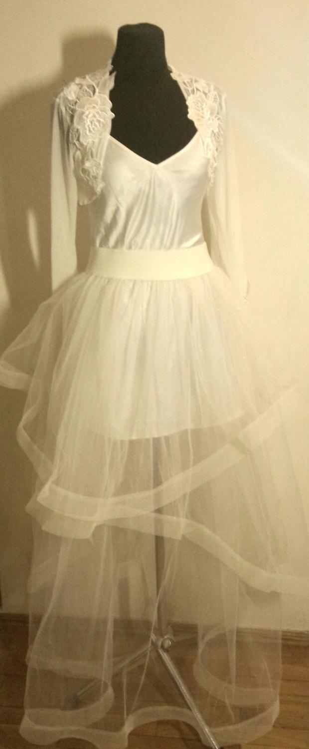 Hochzeit - Tulle wedding skirt, tulle overskirt, wedding skirt,  detachable wedding skirt, detachable tulle skirt, wedding dress.
