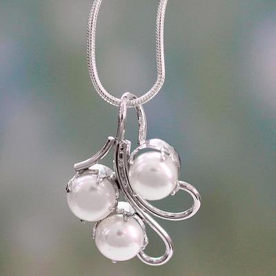 Mariage - Unique Bridal Jewelry Sterling Silver Pearl Necklace, 'Angelic Trio'