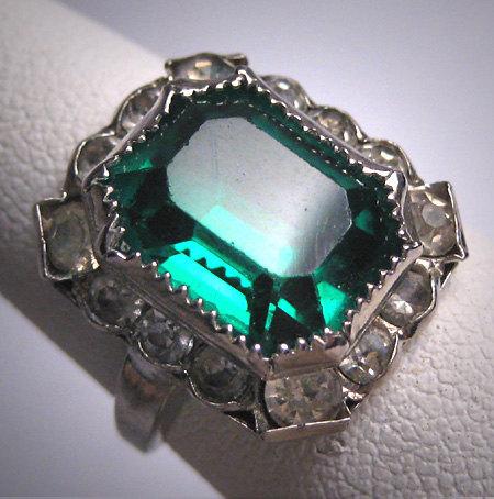 Hochzeit - Antique Emerald French Paste Ring Art Deco Retro 1920