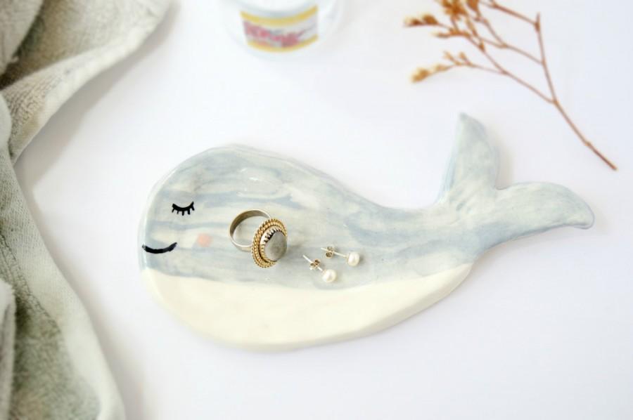 زفاف - Baby whale Ceramic soap dish Porcelain ring dish Bathroom ceramics Whimsical pottery Handmade ceramics