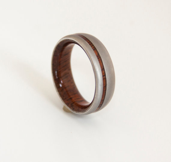 زفاف - Titanium and Hawaiian Koa Rings // Mens Wood Rings //wood Wedding Band //Men's wedding Band //metal wood jewelry