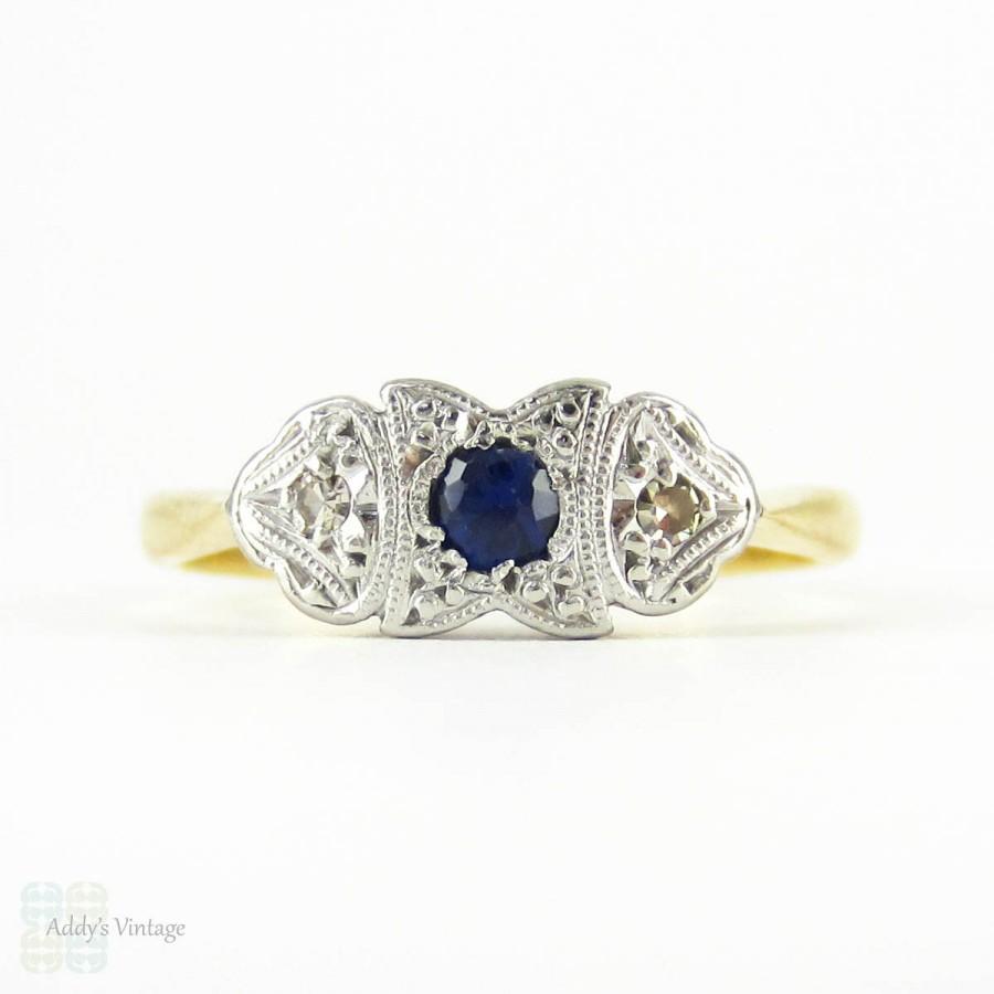 زفاف - Antique Sapphire & Diamond Engagement, Three Stone Ring in Highly Engraved Setting. Circa 1910s - 1920s, 18ct PLAT.