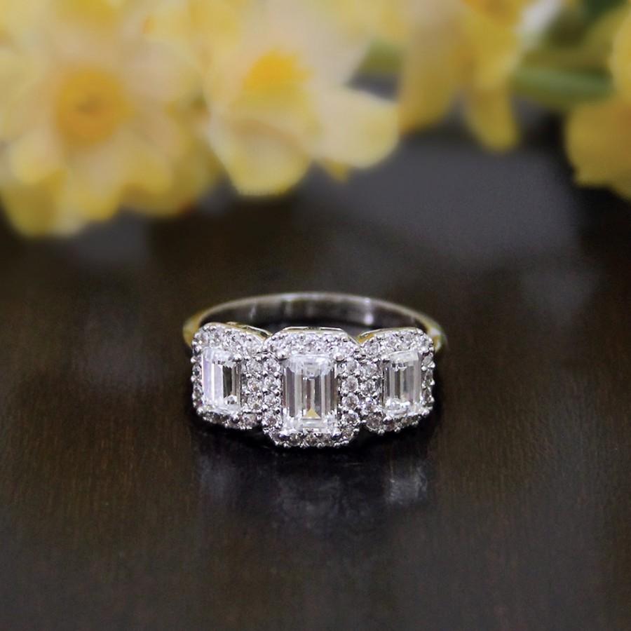 زفاف - 1.03 ct.tw Halo Engagement Ring-Emerald Cut Diamond Simulants-Bridal Ring-Wedding Ring-Anniversary Ring-Promise Ring-Sterling Silver [6415]