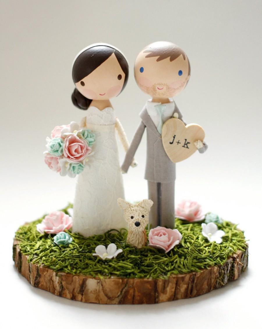 Mariage - custom wedding cake topper - wood slab base