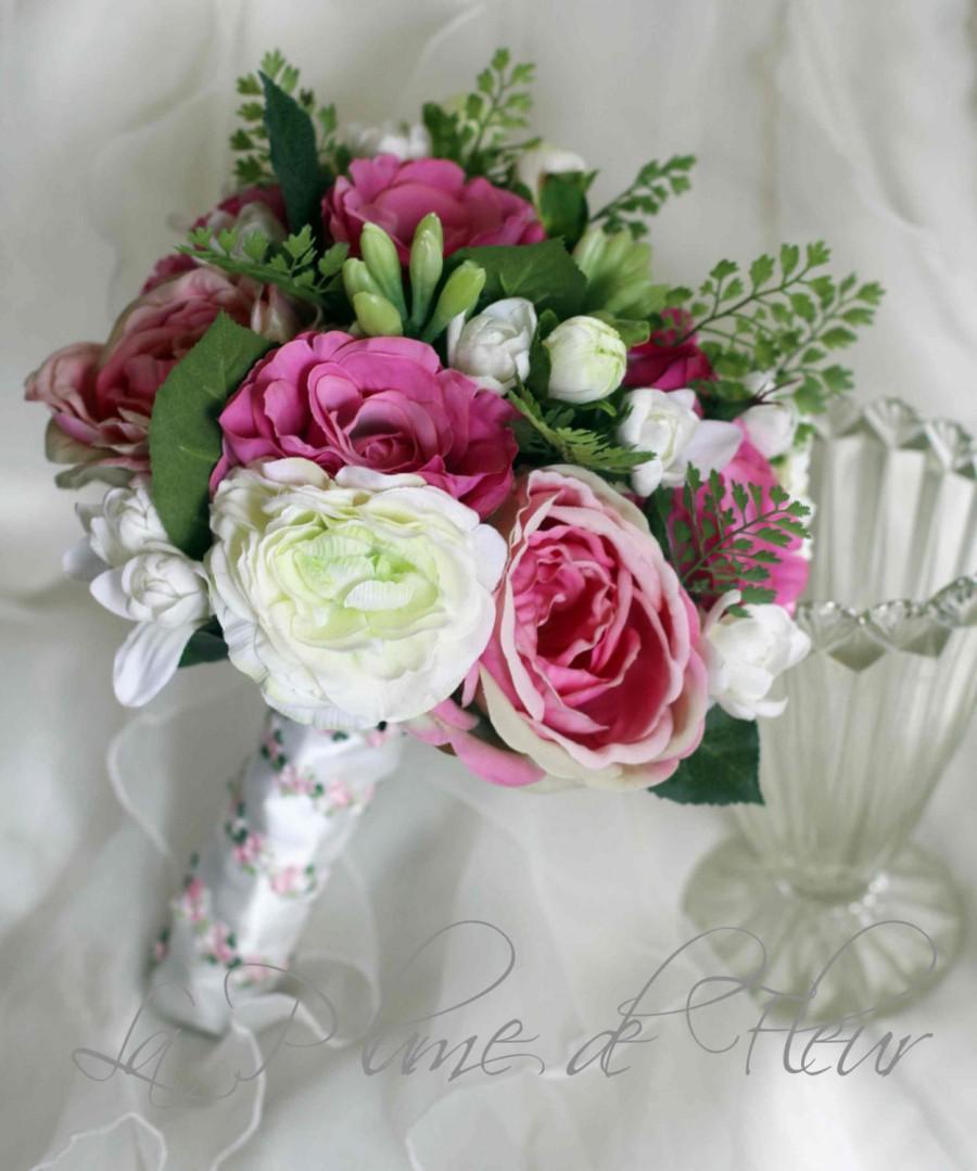 Hochzeit - Maya- Wedding bouquet - white and dark, hot pink flowers.  Roses, rannunculas, lissianthus, tubberrose and maiden hair fern.