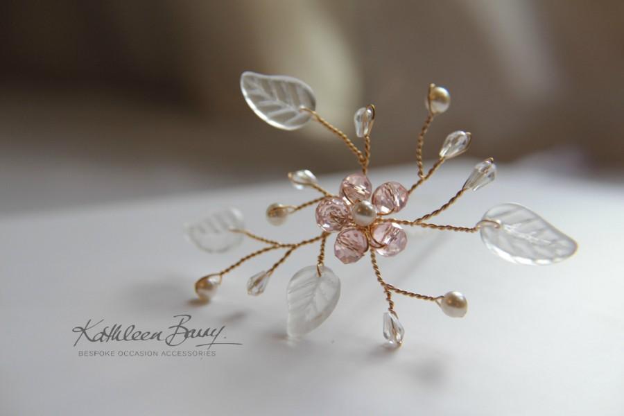 Mariage - Bridal Crystal Flower Hair Pin in Blush pink and gold, Wedding hair accessory, also in Pale Copper or Silver STYLE: Amy