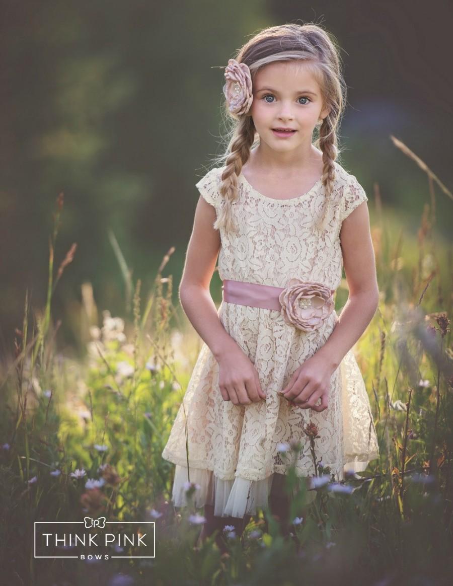 Hochzeit - Flower Girl Dress - Lace Flower girl dress - flower girl dresses- baby lace dress - Country Flower Girl dress- Lace Rustic flower Girl dress