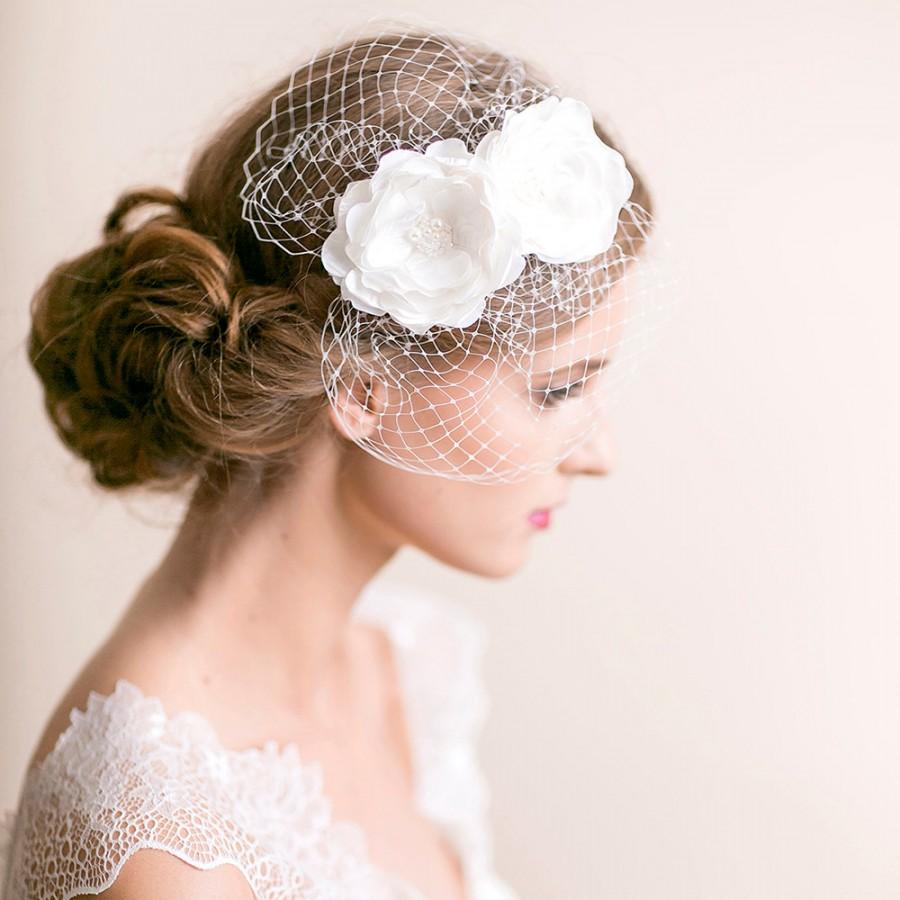 Wedding - Mini Birdcage Veil with Flowers - Bridal Birdcage Fascinator with Flower - Wedding Birdcage Veil - Wedding Hair Accessories - Light ivory