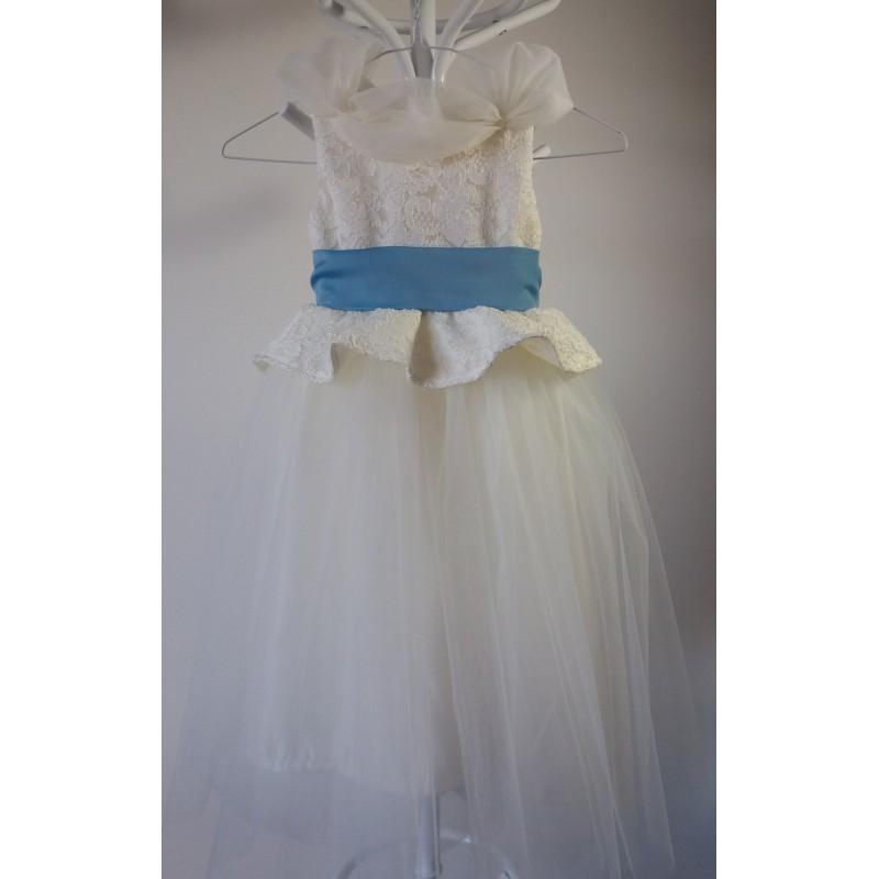 زفاف - Lace Vintage Inspired Flower Girl Dress - Hand-made Beautiful Dresses