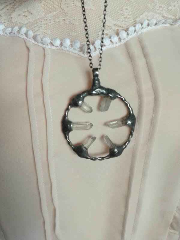 Mariage - Raw Quartz Pendant, Dream catcher, Crystal Point Necklace, Quartz Necklace, boho, Long necklace. Modern nature. bridesmaids, suncather