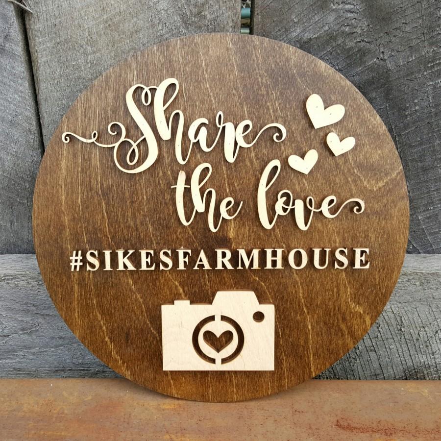 Свадьба - Wedding Hashtag Sign - Wooden Wedding Sign - Share The Love Sign