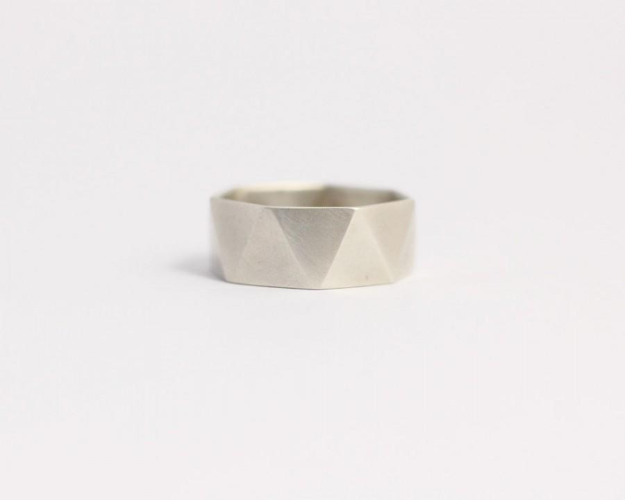 زفاف - Geometric Ring Wedding Band, Engagement Ring, Matte White Gold, Modern 8mm 9ct white gold