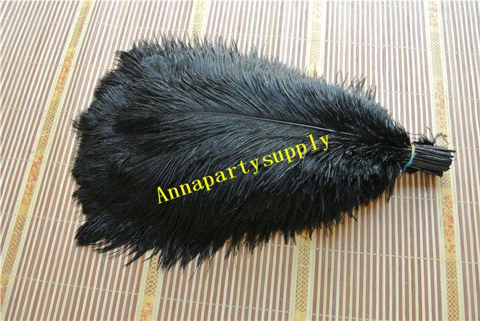 Hochzeit - 50 pcs black ostrich feather plume for wedding party supply wedding centerpiece