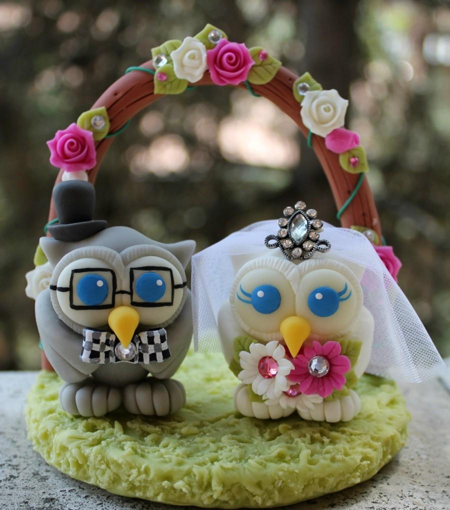 Hochzeit - Love birds owl wedding cake topper with base and arc, checkered bow tie for groom